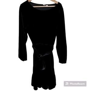 Gap women’s dress medium black velvet tie waist